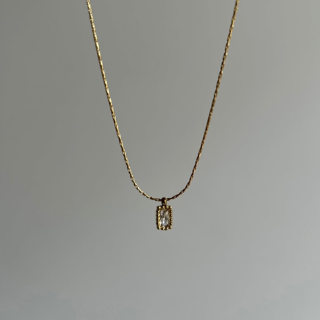 DAINTY NECKLACE