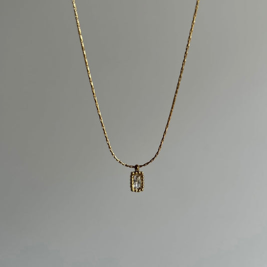 DAINTY NECKLACE