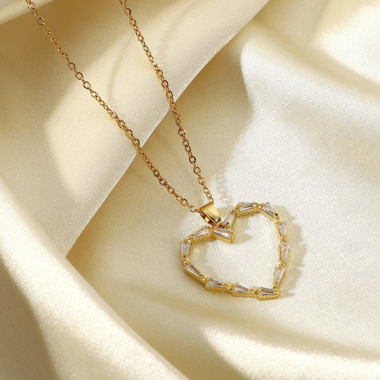 CRYSTAL HEART NECKLACE