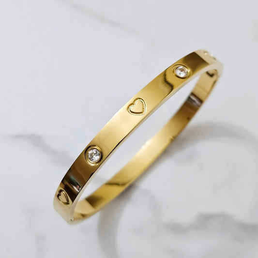 HEART CHARM BANGLE BRACELET