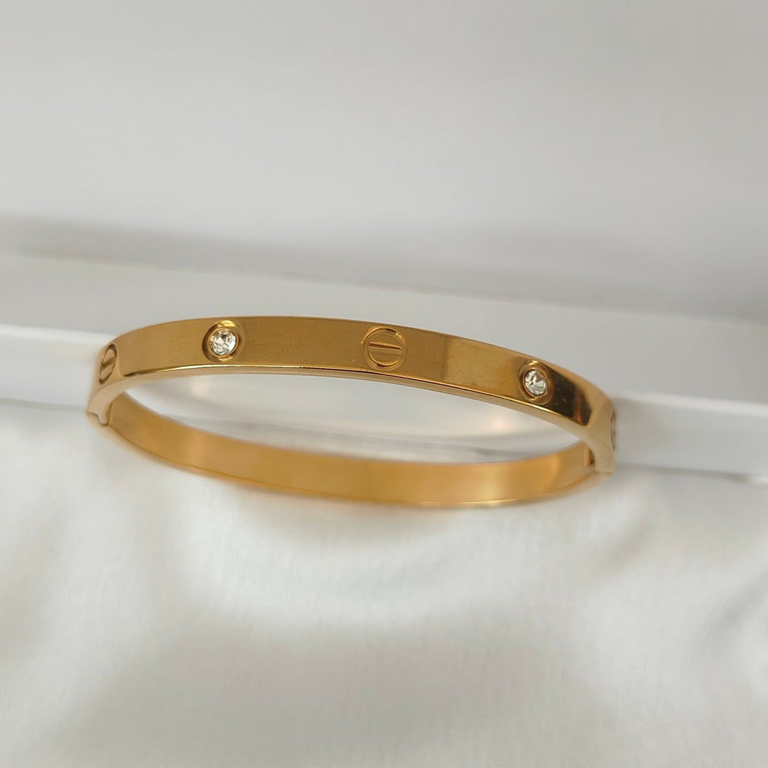 SCREW MOTIF BANGLE BRACELET