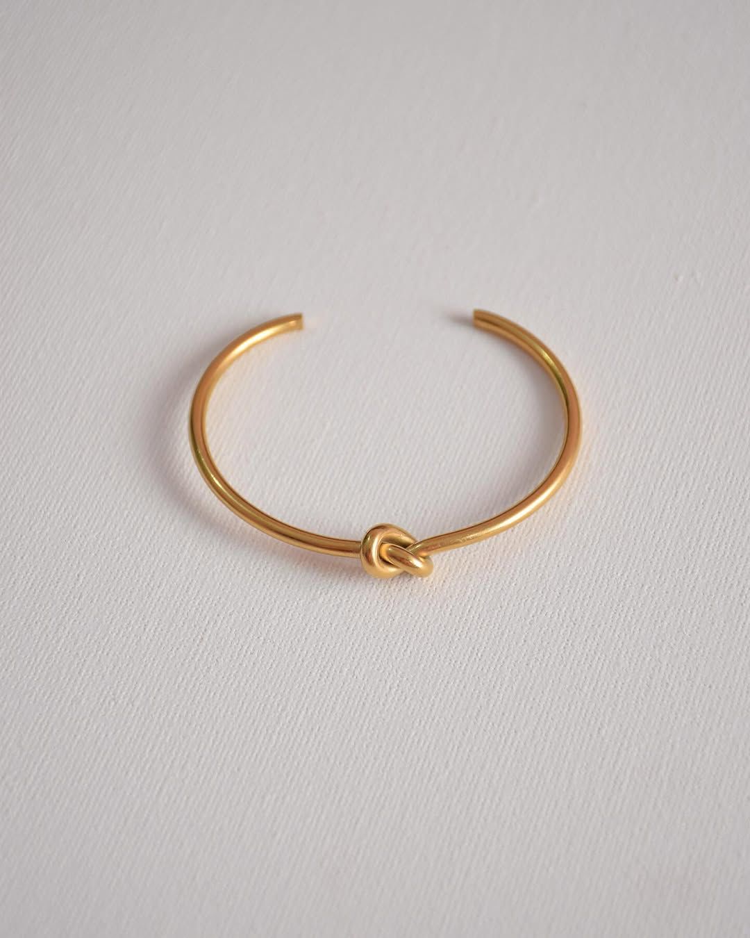 LOVE KNOT BRACELET