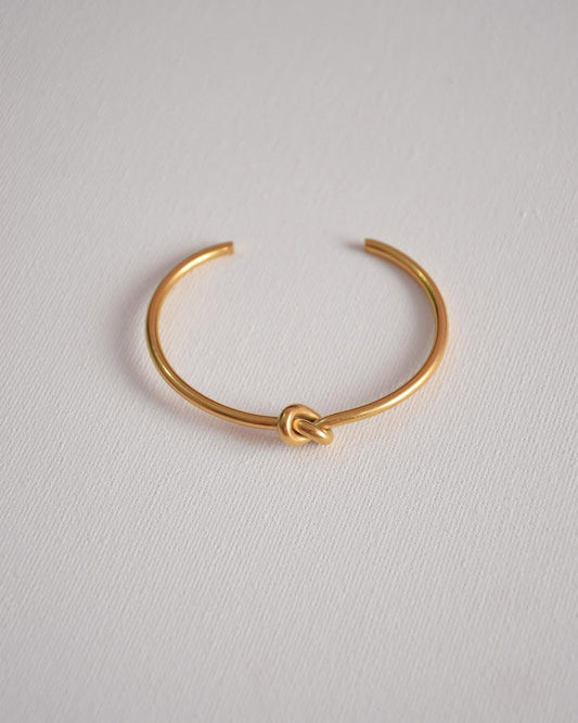 LOVE KNOT BRACELET