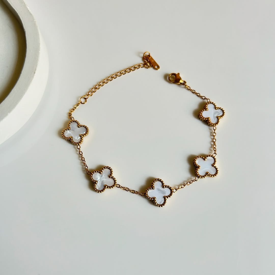 WHITE CLOVER BRACELET