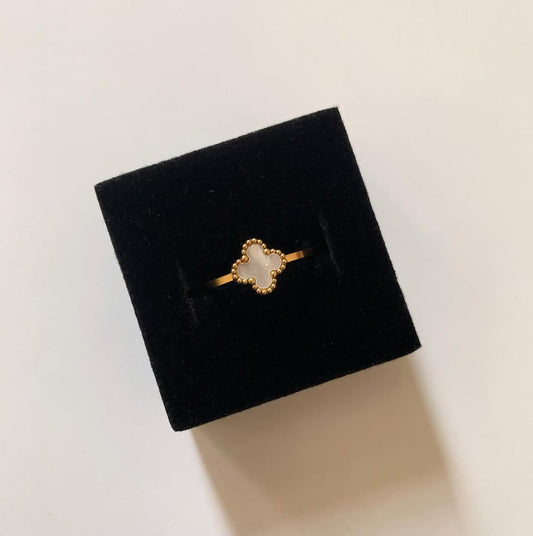 WHITE CLOVER RING