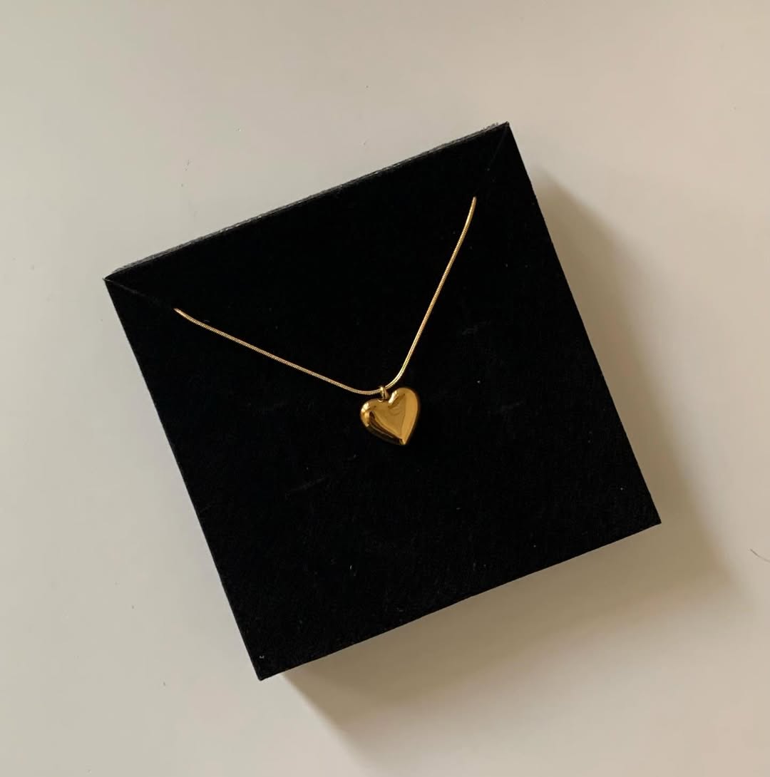 CHUNKY HEART NECKLACE