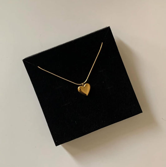 CHUNKY HEART NECKLACE