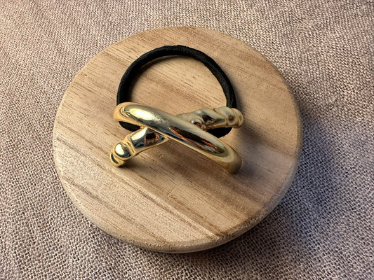 DETAILED CROSS HAIR TIE
