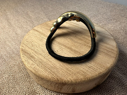 DETAILED CROSS HAIR TIE