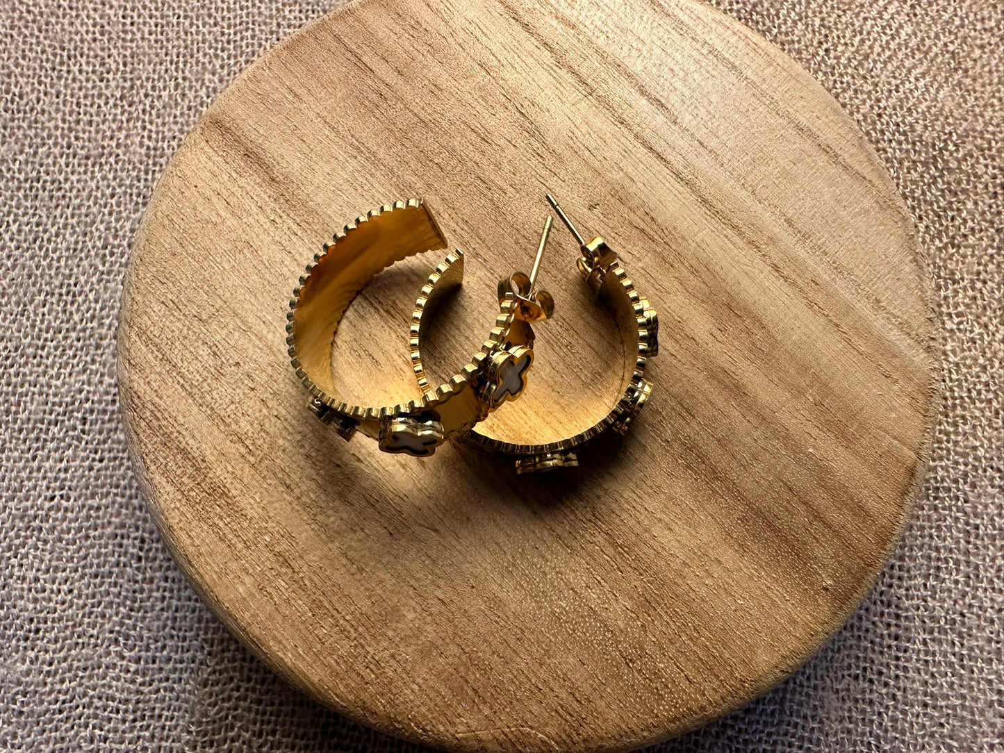 FOUR CLOVER LEAF HOOP EARRINGS