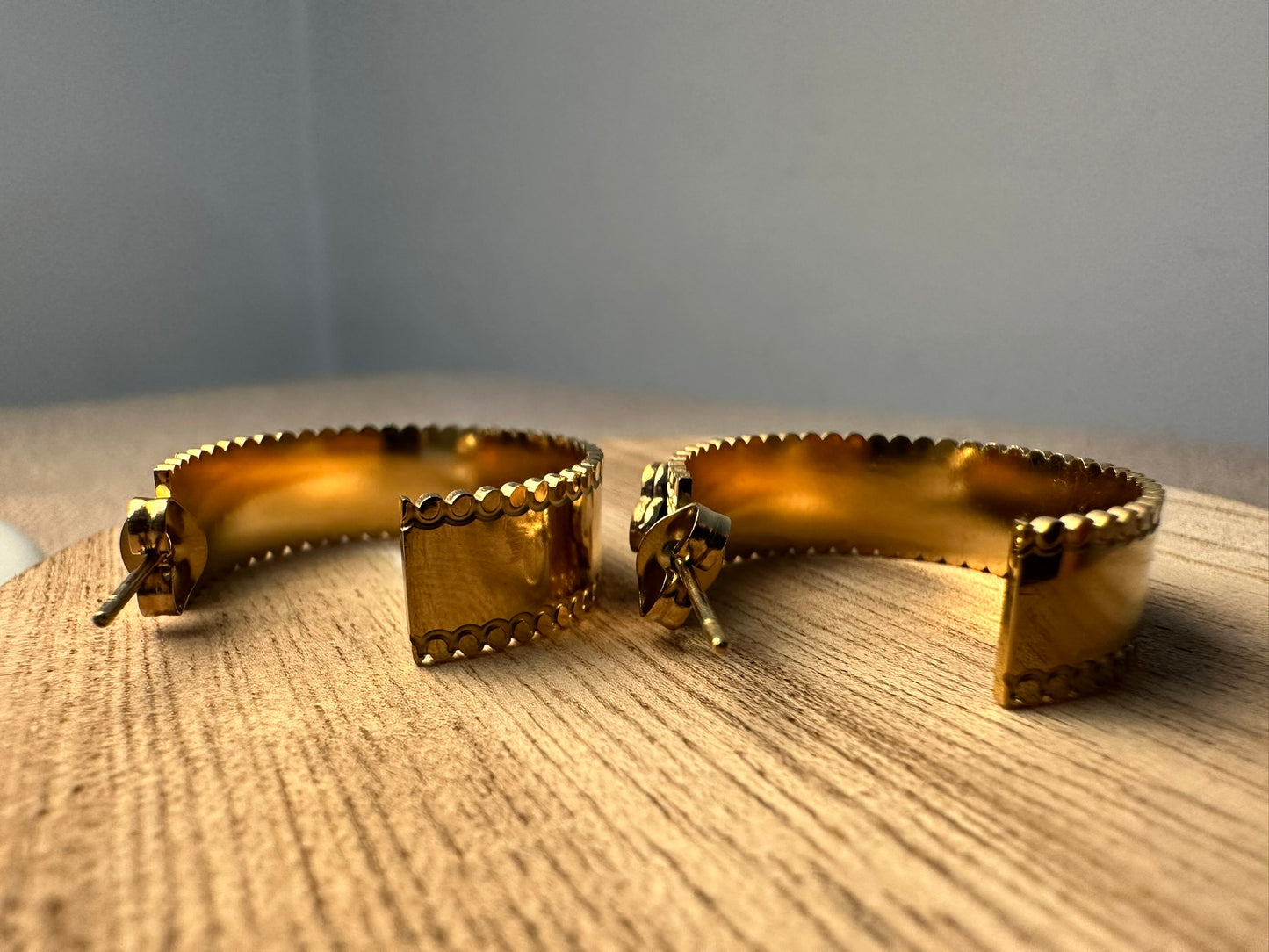 FOUR CLOVER LEAF HOOP EARRINGS