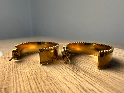 FOUR CLOVER LEAF HOOP EARRINGS