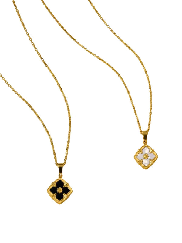 Reversible clover necklace