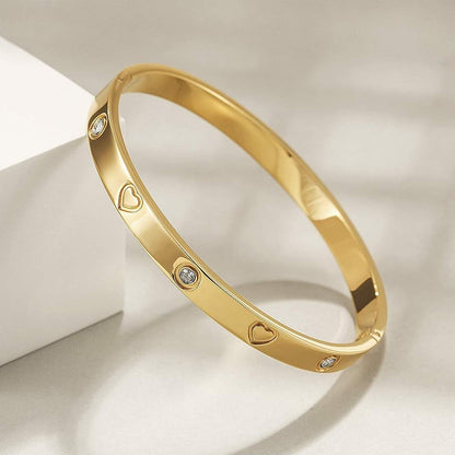 HEART CHARM BANGLE BRACELET