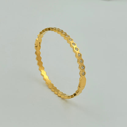 ZIG-ZAG SPARKLE BANGLE BRACELET