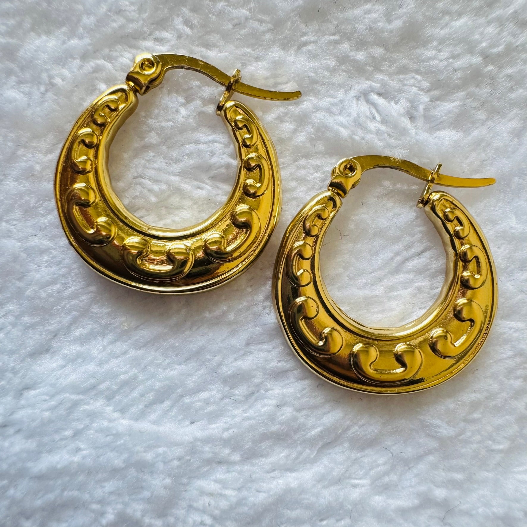 VINTAGE HOOPS