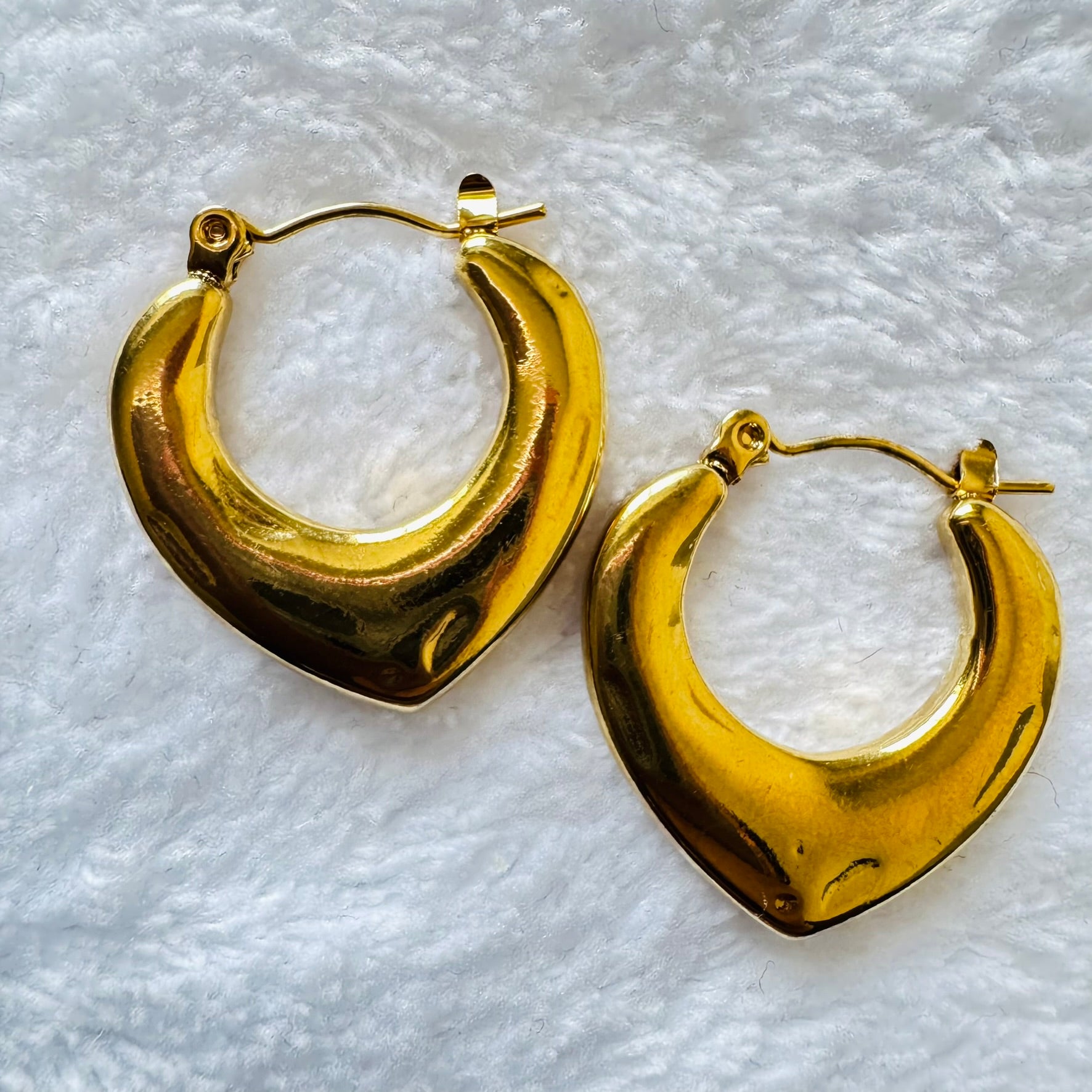 LORELLA HOOPS