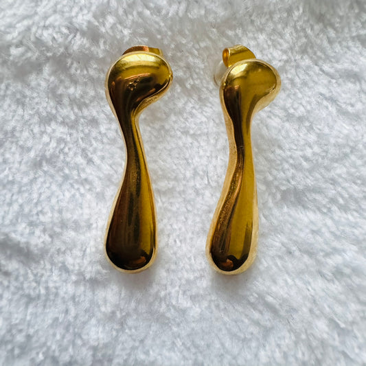 TEAR DROP EARRINGS