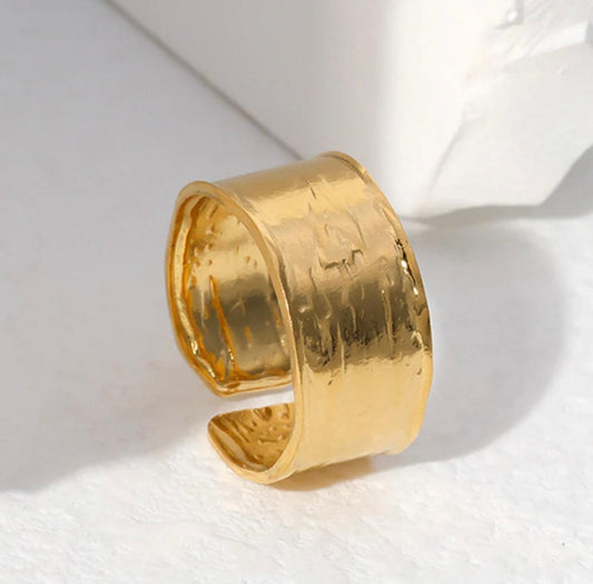 TEXTURED RING